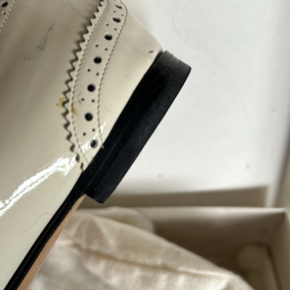 Worn once white patent “Petunia” Manolo Blahnik flats - Picture 3 of 5
